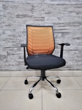 Кресло Barneo K-138 для персонала (черная ткань оранжевая сетка) в Карталах - kartaly.ok-mebel.com | фото