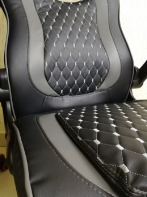 Кресло геймерское Barneo K-37 (черная кожа серые вставки) в Карталах - kartaly.ok-mebel.com | фото 2