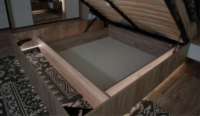 Спальня Джулия Кровать 160 МИ с подъемным механизмом Дуб крафт серый в Карталах - kartaly.ok-mebel.com | фото 3